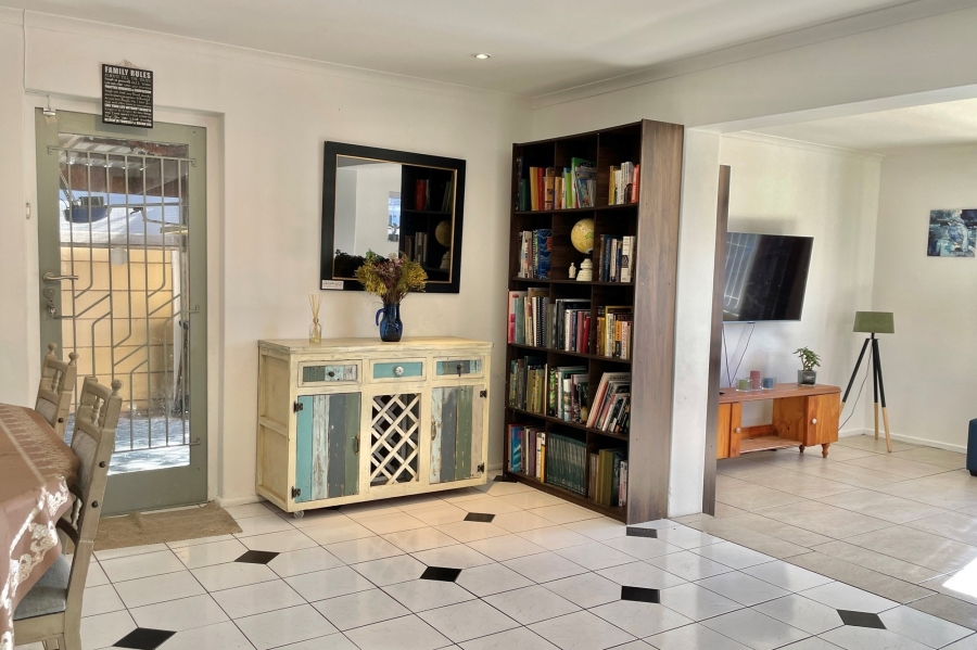 To Let 3 Bedroom Property for Rent in Strandfontein Western Cape